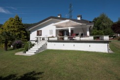 Nebbiuno Poggio Radioso Villa moderna